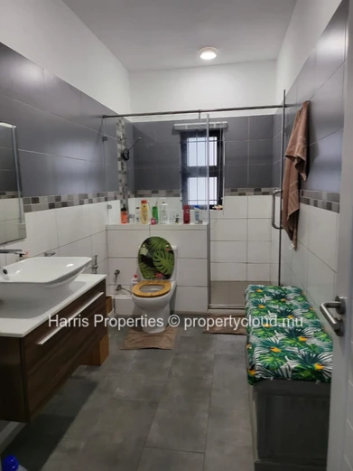 Beachfront Ground-Floor Apartment – Flic en Flac (Sole Mandate)