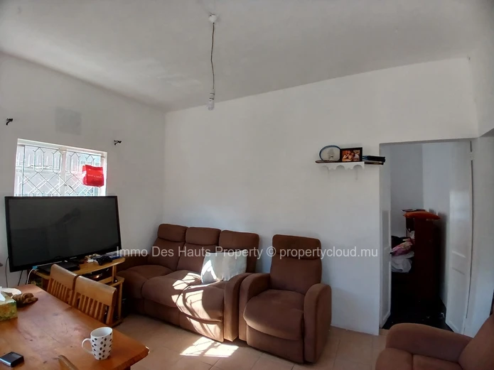 Maison de 2 chambres non meublé en location long terme curepipe 