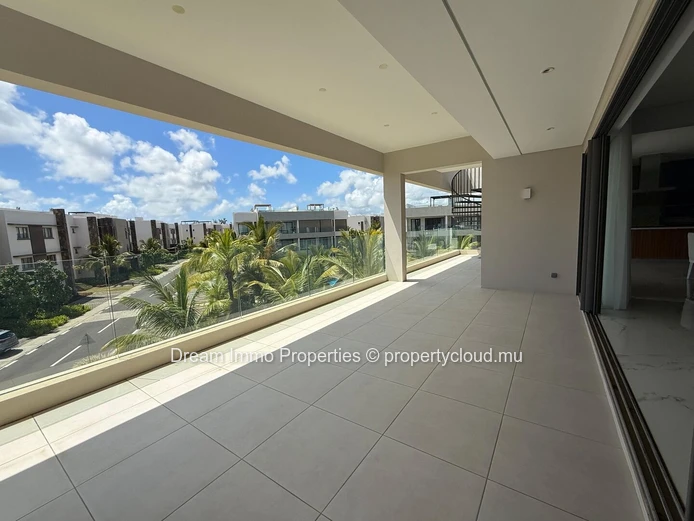 Brand new penthouse with private rooftop & partial sea view in Pointe aux Canonniers – Mauritius