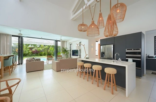A vendre magnifique villa de 4 chambres en suite accessible aux etrangers à Pereybere.