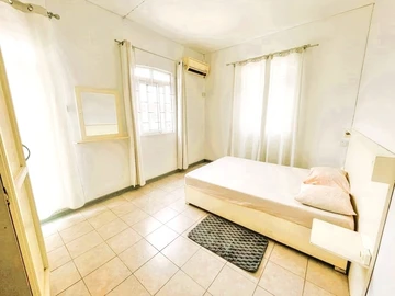 6 Bedroom House
