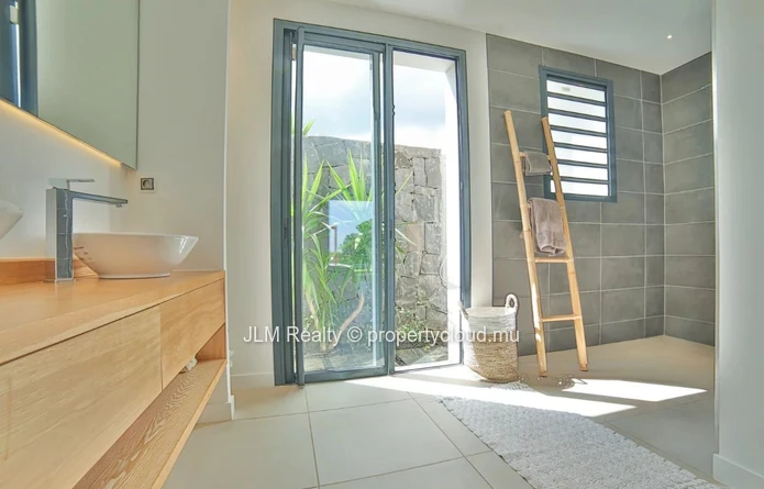 Magnificent villa with unobstructed views for sale in Tamarin, Mauritius