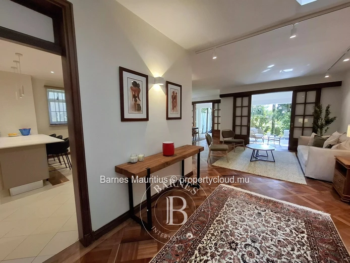 FLOREAL - Renovated duplex with garden - 282 m²