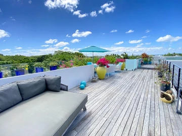 5 Bedroom Villa