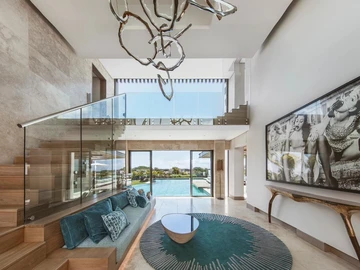 5 Bedroom Villa