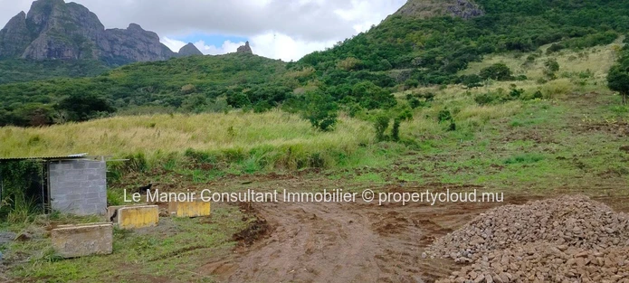 "Prime Residential Land in Valle des Pretes, Crève Coeur - 1.108m², Mountain Views, Close to Amenities, Must See!"