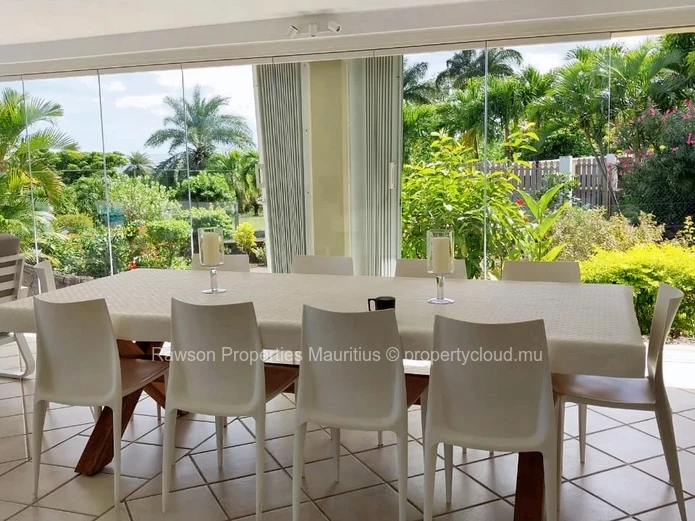 Villa de 4 chambres en vente à Petite Rivièere Noire 