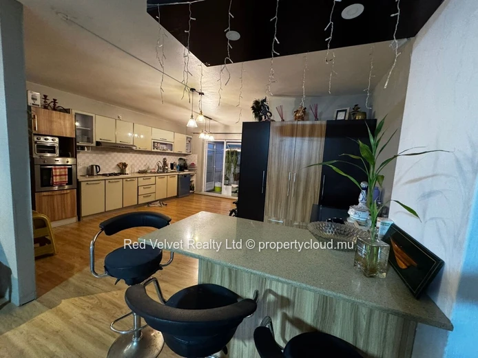 Appartement meublé de 3 chambres à vendre - Sodnac, Quatre Bornes