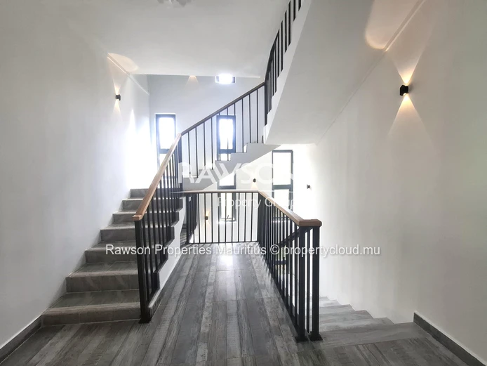 5-Bedroom Bungalow | Private Pool | Spacious & Charming | Pereybere 