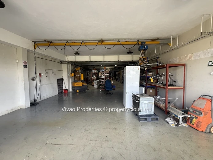 Bâtiment industriel de 1670m² à vendre à Phoenix avec un terrain de 4560m² - Rs 100m