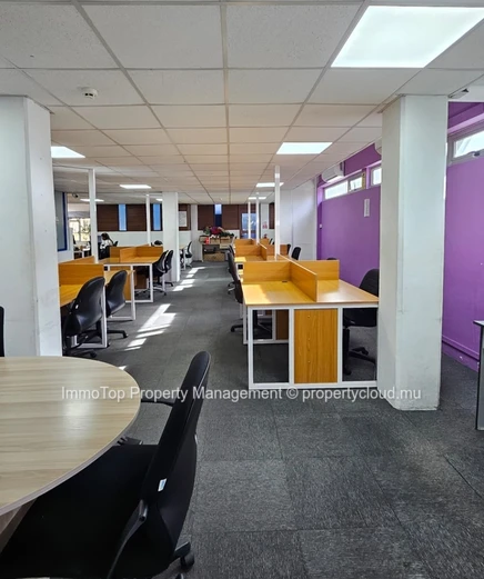ESPACES DE BUREAUX À LOUER à QUATRE BORNES