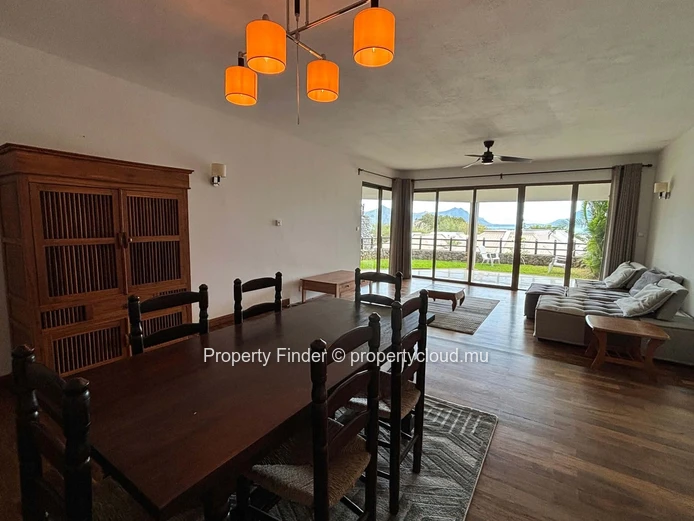 Charming Ground-Floor Apartment with Lagoon and Le Morne Views in Black River
