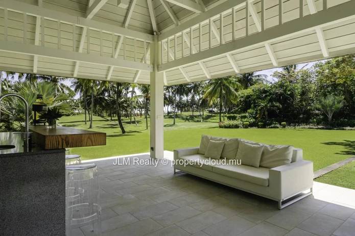 Prestigious 4-Bedroom Villa with Spacious Plot for Sale in an Exceptional Golf Estate in Mauritius
