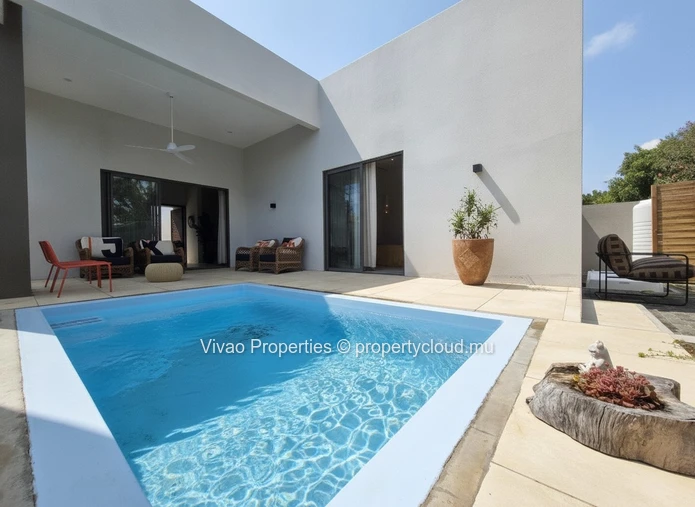 Villa individuelle de 2 chambres en-suite avec piscine privée à louer à Péreybère