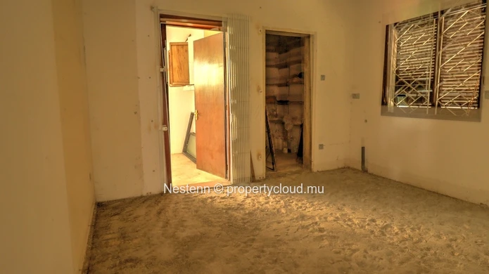 Traditional single-storey villa with 4 bedrooms