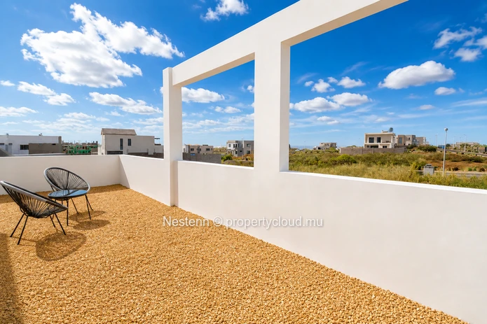 Villa moderne de 3 chambres sur deux niveaux, avec piscine privée et vue sur la mer