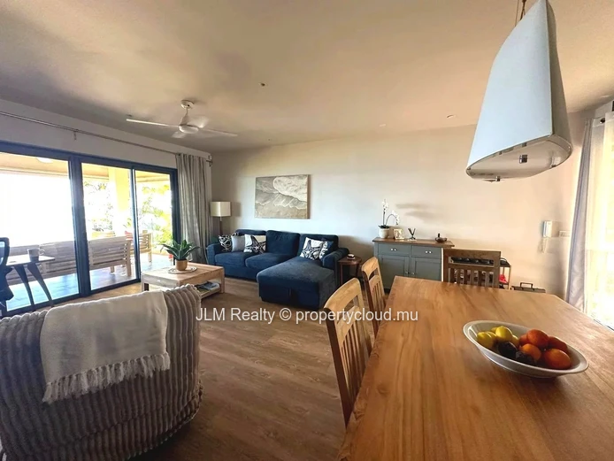 For rent: top-floor apartment with panoramic sea views in Tamarin, Mauritius