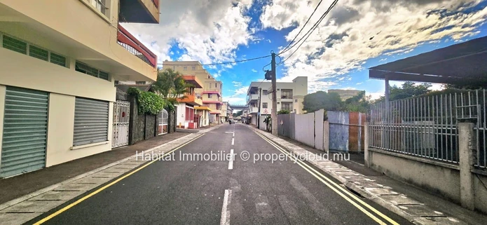 Terrain résidentiel de 19.5 toises (74 m²), idéalement situé à Port-Louis