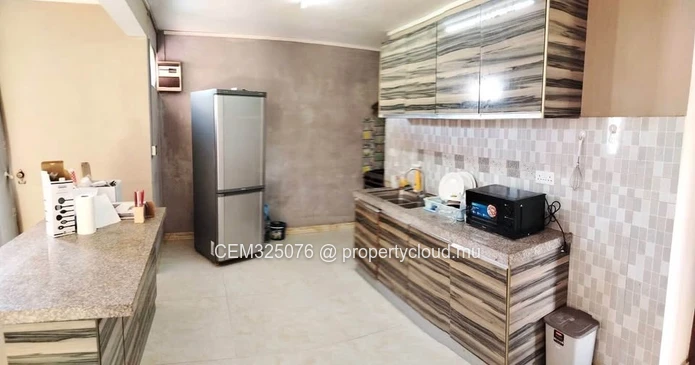 Élégant appartement de 3 chambres avec vue sur le centre équestre à louer à Floréal