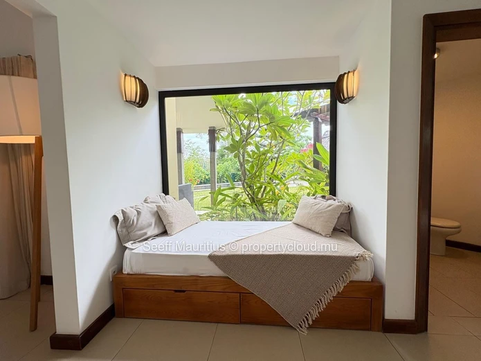 Tranquil Single-Storey Villa Surrounded by Nature