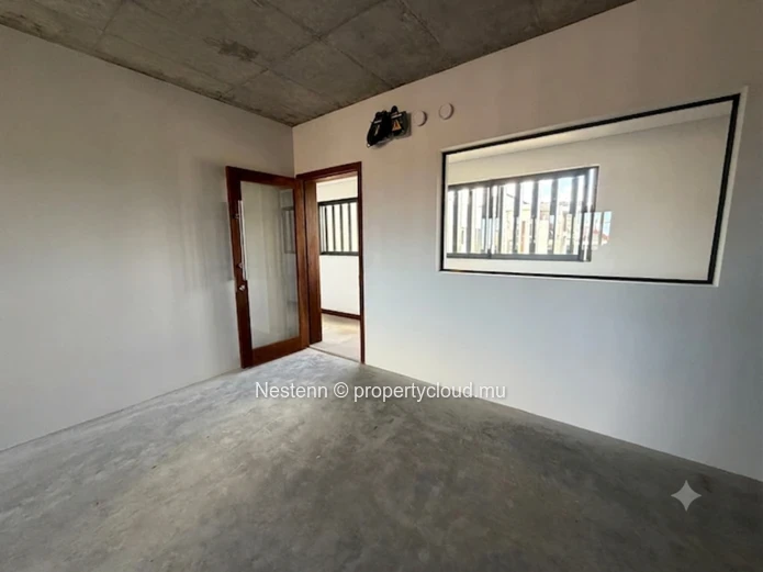 Bureau neuf & moderne de 64.67 m²