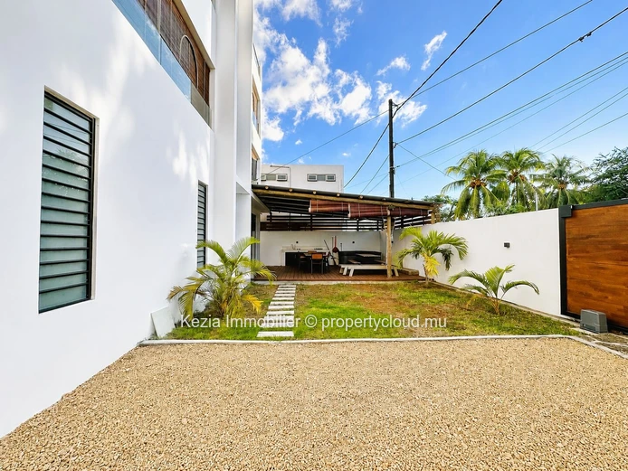 Contemporary Apartment With Jacuzzi (Sole Mandate)