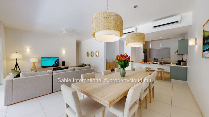Luxury G+2 Apartment with Communal Pool in Péreybère | 143m² | Sea Access | Close to Amenities 