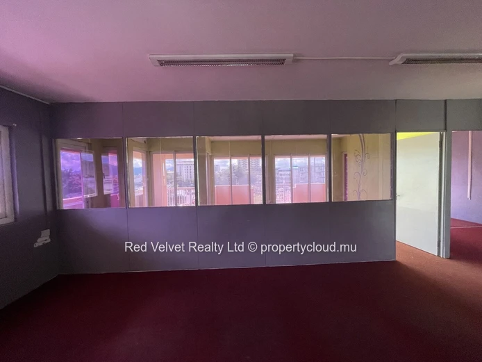 Large 4,000 sqft Office with Wraparound Balcony – Ideal for Call Centre | Quatre Bornes