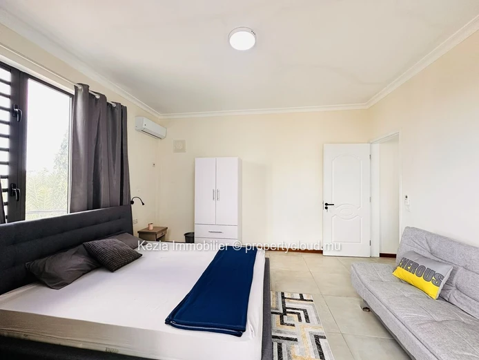 The Charm Of A Small Condominium A Stone's Throw From The Lagoon