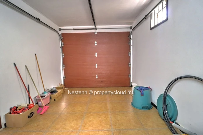 3-bedroom family home with garage and balcony – Pointe aux Biches