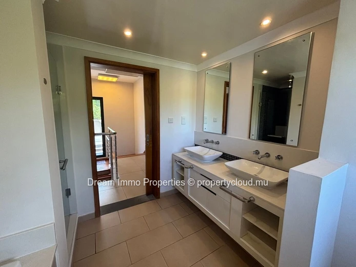 Exceptional Villa On A Huge Land With Open Views In Black River - Mauritius