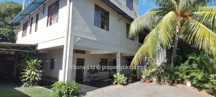 Commercial Building For Sale In Roche Bois