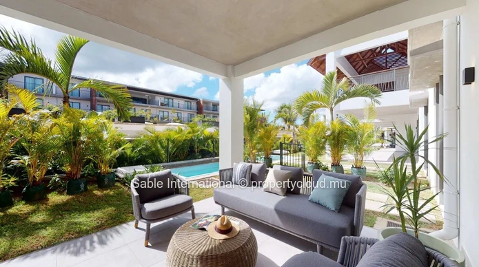 Luxury RES Apartment with Communal Pool in Prime Grand Baie Location! 2 Beds, Balcony, Indoor Spa, Close to Amenities.