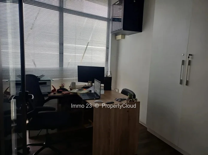 Office - 198m2 - Quatre Bornes - Ref. BU100909LO