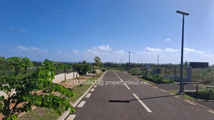 Terrain Résidentiel à Vendre – Magenta Parkside, Quartier A  17 Perches 