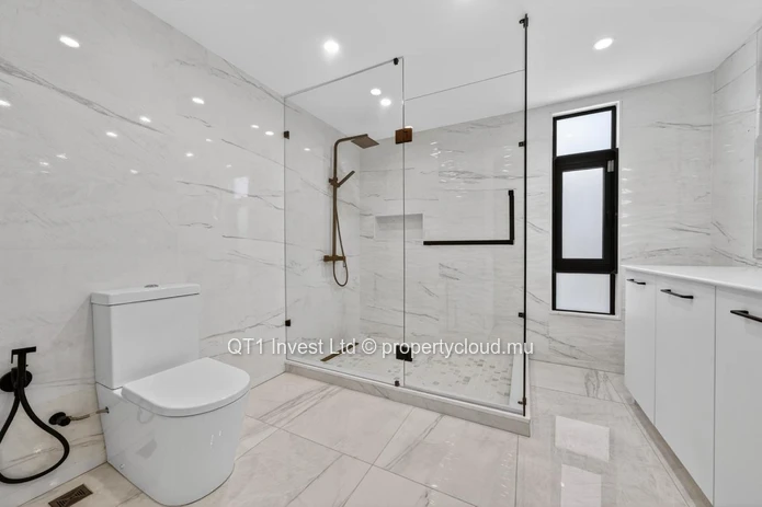 Luxury Turnkey Villa In Pereybere