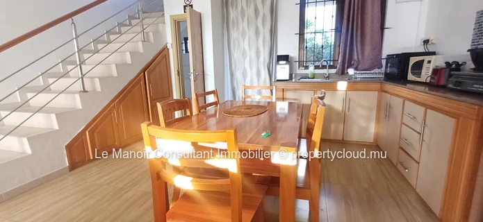 3-bedroom triplex with sea and mountain views - Sold furnished and equipped