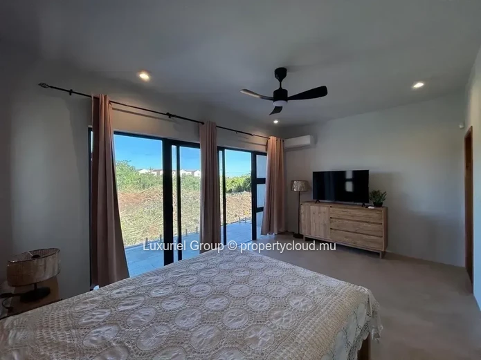 Elegant Villa with Master Suite and Outdoor Living Areas