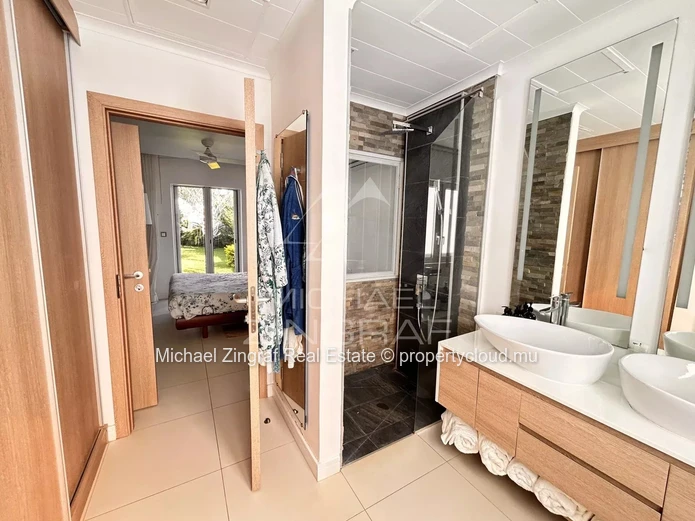 Villa located in a secure residence in Grand Baie