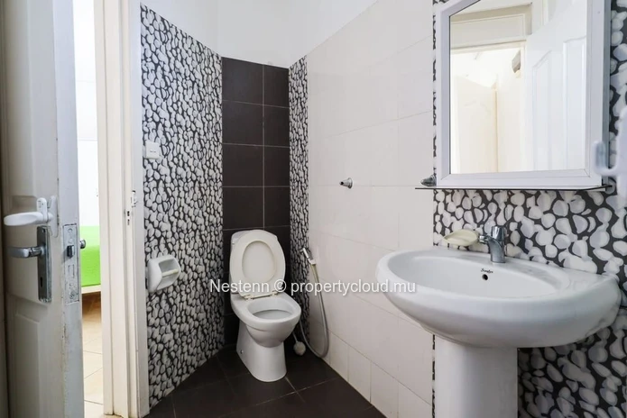 Appartement de 3 chambres à seulement 2 minutes de la plage, avec tout le confort moderne et piscine.