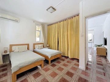9 Bedroom House