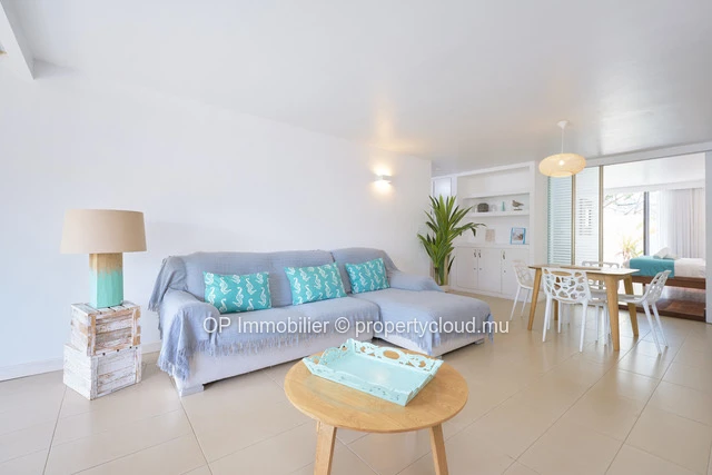 Appartement R+2 à vendre à Mon Choisy, Trou aux Biches, 64m², piscine commune, meublé, climatisé, ascenseur. Proche d...