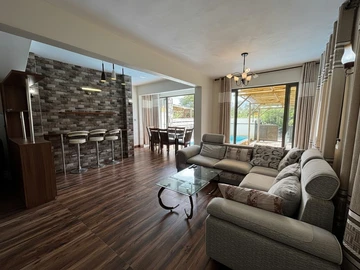 4 Bedroom Townhouse, Duplex