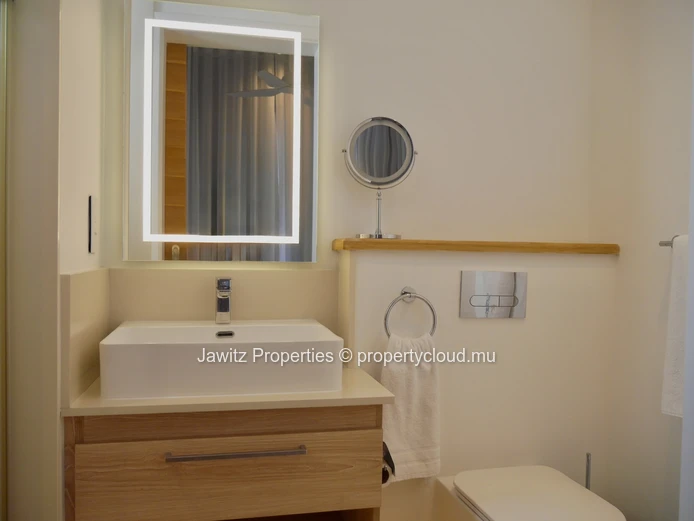 Beachfront Penthouse Grand Gaube - 3 bedrooms - 200sqm | Rs 180,000
