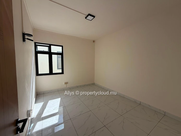 2 bedroom Modern Apartment