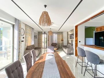 4 Bedroom Villa