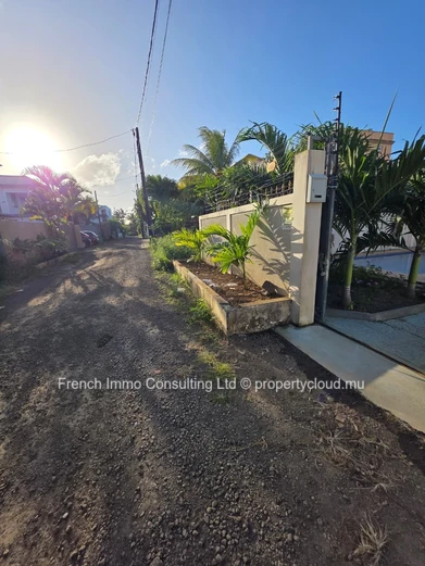 Villa 4 chambres plus jardin et piscine a pereybere