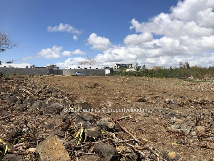 Prime Central Grand Baie Land