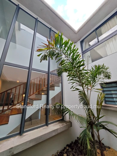 Duplex Moderne de 4 Chambres à Louer – Flic en Flac, Cascavelle, Ouest