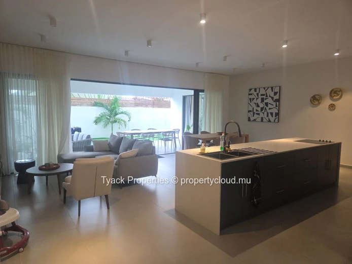 Contemporary Ground-Floor Apartment in Péreybère with Pool Acces